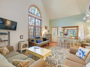 17 Mi to Acadia: Cottage Near Downtown Ellsworth!