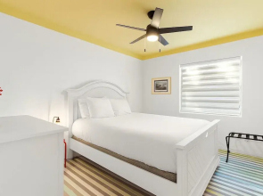 Bright Bay Hideaway