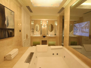 Datong Yun Gang Mei Gao Hotel