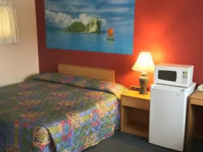 Parkway Motel