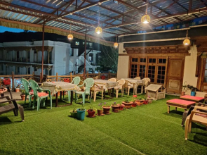 Silver Cloud Guest House