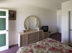 Boogie Pond Lodge
