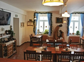 Restaurace a penzion Ubrousku prostři se