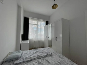 Business-friendly Flat With Central Location in Fikirtepe
