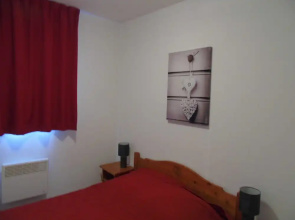 Lou Services Apartment CB7 LSI 001