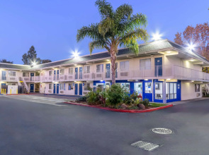 Motel 6 Hayward, CA – Silicon Valley Gateway