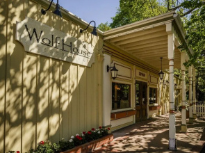 The Jack London Lodge