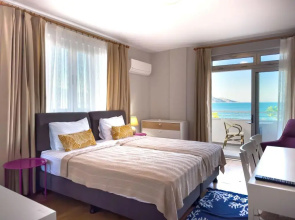 Cloud 9 Rooms