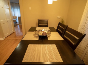 Lincoln Park Suites Operated by Roscoe Village Guesthouse