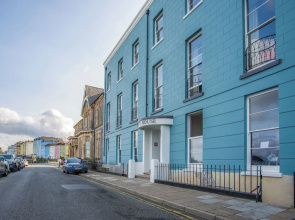 No. 6 Croft House - 1 Bedroom Apartment - Tenby