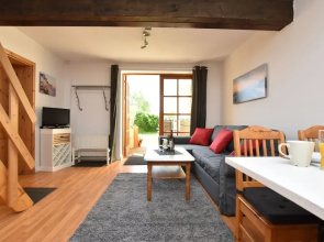 Spacious Apartment in Stove with Waterfront