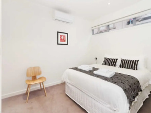 Mitford St Elwood Lifestyle
