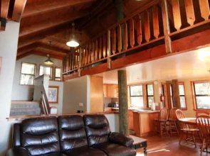 Tree House Lodge
