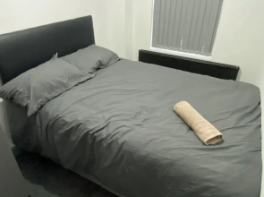 Room in Guest Room - Big Room Near Coventry City Centre