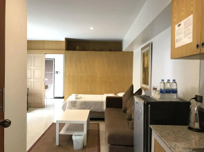 Ratchadamnoen Residence