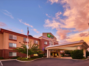 Holiday Inn Express Hotel & Suites Medford-Central Point by IHG