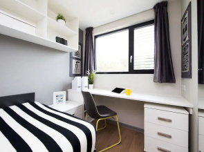 Modern Student-Only Ensuite Rooms in Central Portsmouth