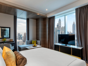 Taj Jumeirah Lakes Towers