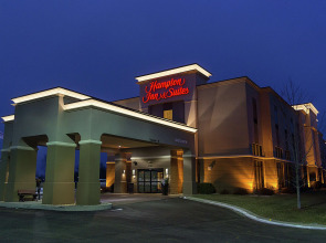 Hampton Inn & Suites Alexandria