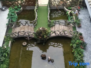 Puzhehei June Qinghe B & B