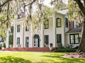 Ball House and Cottages