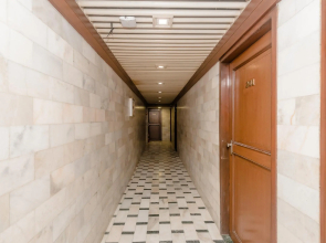 OYO Flagship 18502 Sahar International