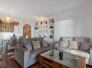 Sea-view Apartment for 7