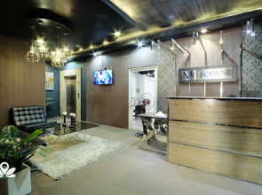 OYO 105 Melbourne Suites