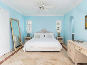Waterfalls - 6 bed Peaceful and Secure Luxury