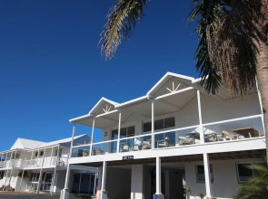 Bridge Motel