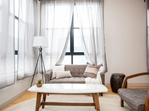 Bright Seaport Suites by Sonder