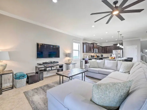 Kissimmee Retreat With Private Pool & Spa