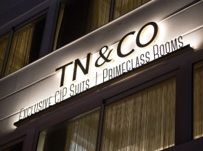 TN & CO Hotel