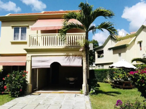 House With 4 Bedrooms in Flic en Flac, With Pool Access, Enclosed Gard