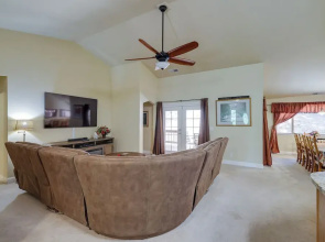 Groveland Vacation Rental Near Pine Mountain Lake!