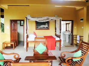 Peacock Point - Whole Villa 2 Bedroom (Sleeps 4)