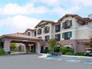 Courtyard Thousand Oaks Ventura County