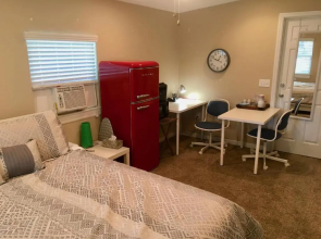 Private Entrance Suite near Legoland & State Farm