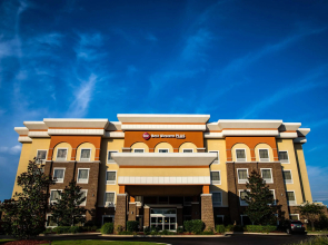 Best Western Plus Goodman Inn & Suites