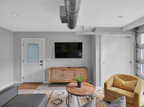 Super chic & modern studio apt - in the heart of San Marco!