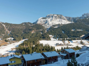 Chalet in Dachstein West With Shared Pool
