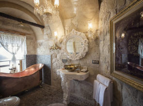 Elika Cave Suites & Spa