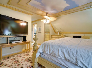 Charming Bay Head Retreat - Half-mi to Beach!