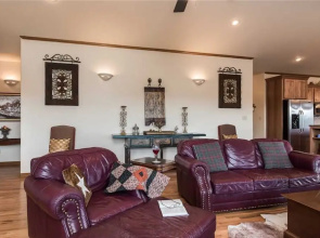 Mountain Views - Three Bedroom Cabin with Hot Tub