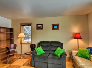 Walk to Town & Coast: Anchorage Condo w/ Fireplace