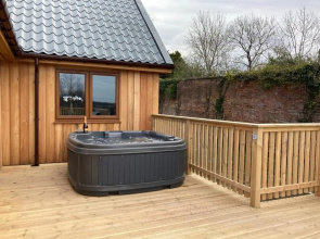 Osprey Lodge 8 with Hot Tub