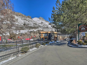 Walk to Lava Hot Springs Pools From Cozy Cabin!