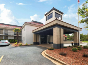 Ramada by Wyndham Bainbridge