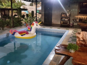Non La-poon pool view