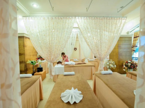 Eden Garden II Hotel